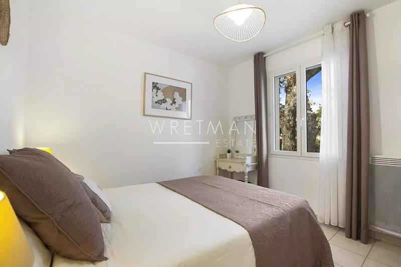 Villa - 253 m² - 12 pièces