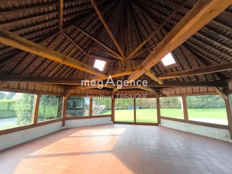 Maison - 220 m² - 7 pièces