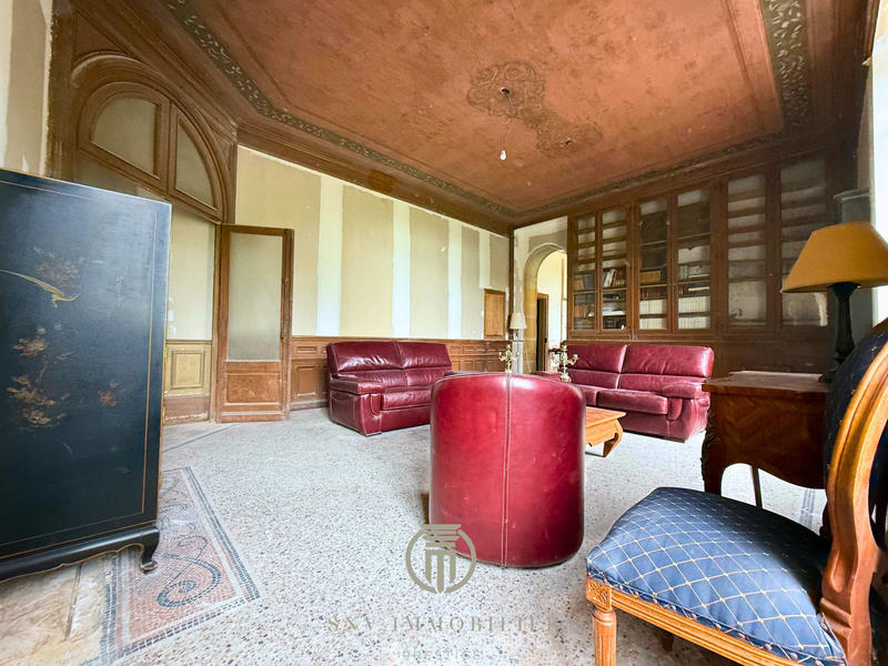 Château - 947 m² - 28 pièces