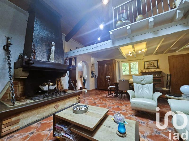 Maison - 263 m² - 9 pièces