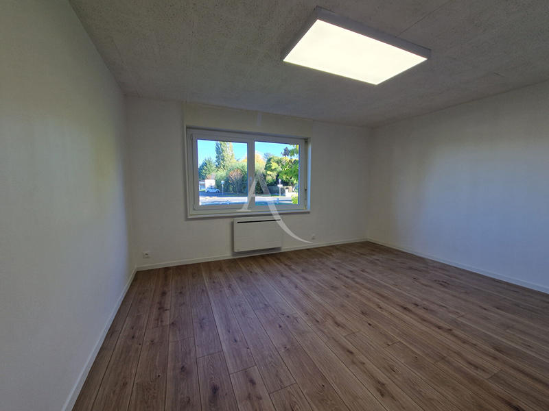 Bureau - 16 m² - 8 pièces