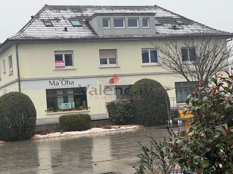 Local commercial - 82 m² - 4 pièces