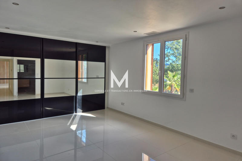 Maison - 190 m² - 6 pièces