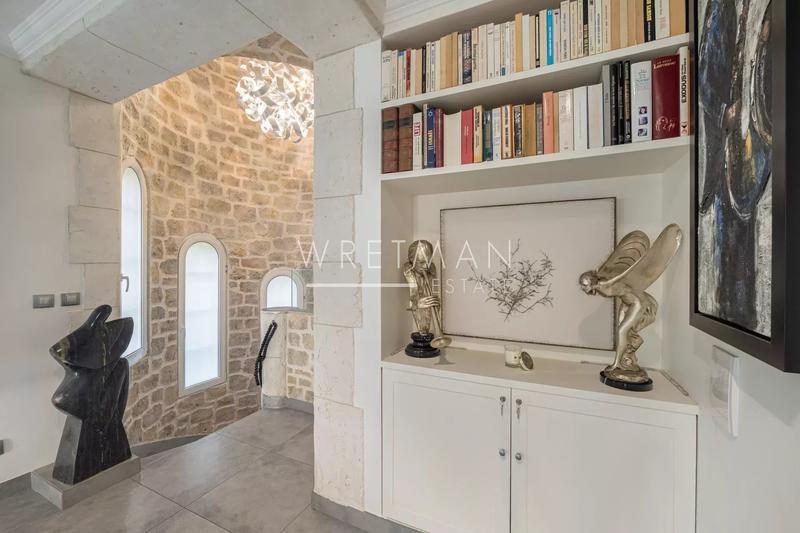 Maison - 200 m² - 6 pièces