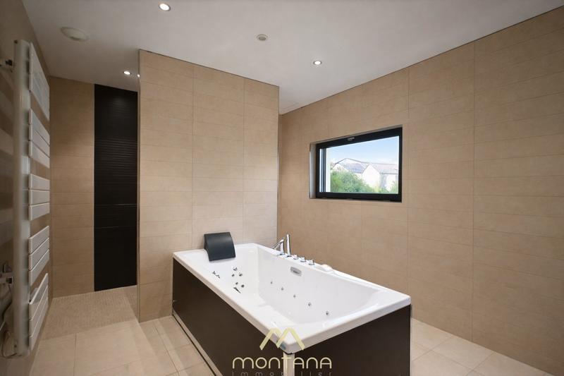 Villa - 285 m² - 8 pièces