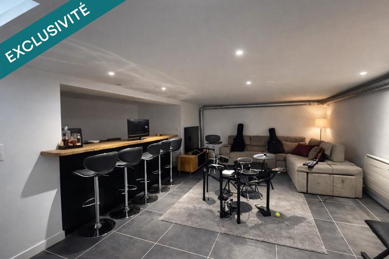 Maison - 312 m² - 12 pièces