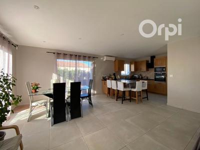 Maison - 96 m² - 4 pièces