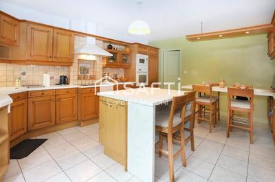 Maison - 290 m² - 8 pièces