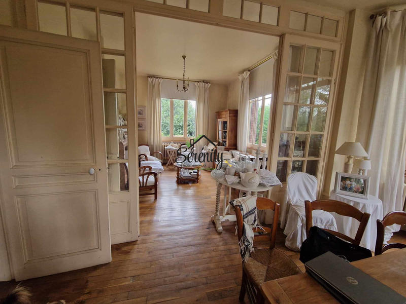 Maison - 180 m² - 8 pièces