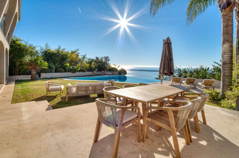 Villa - 320 m² - 6 pièces