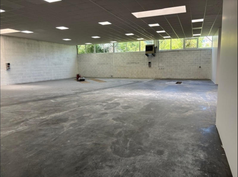 Local d'activité / Entrepôt - 800 m²