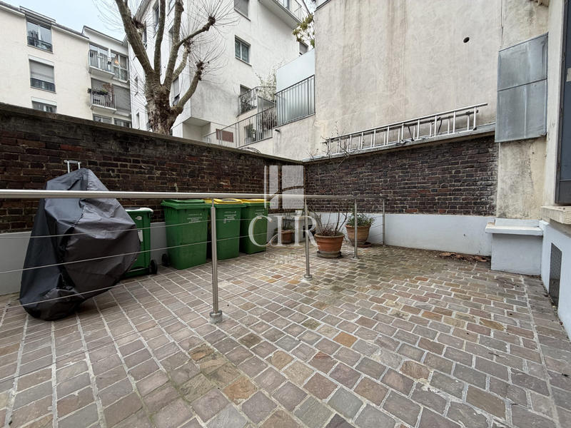 Local commercial - 101 m²