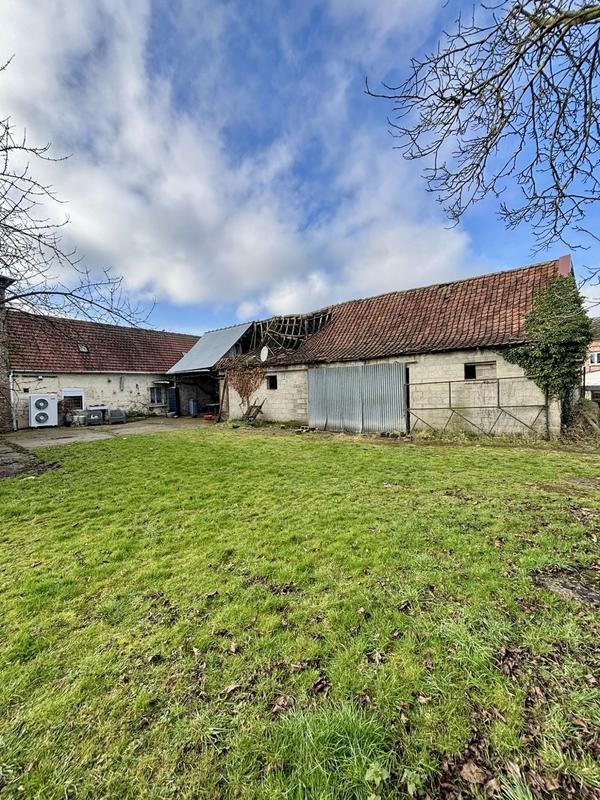 Maison traditionnelle - 230 m² - 6 pièces