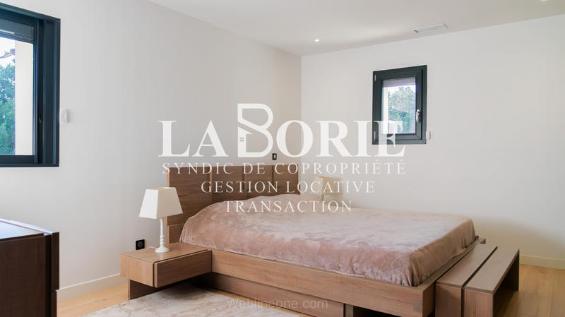 Mas - 270 m² - 6 pièces