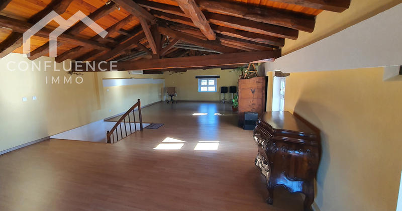 Maison - 203 m² - 7 pièces