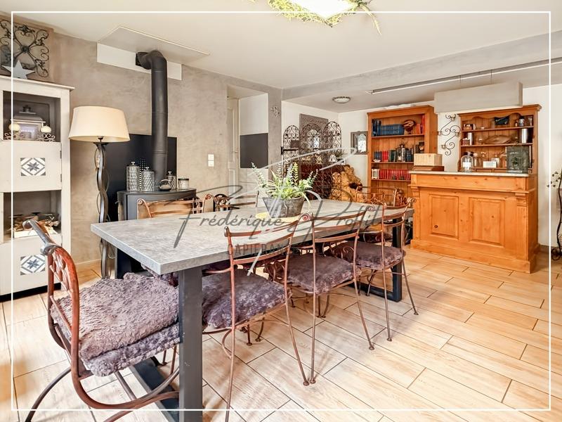 Maison - 210 m² - 5 pièces