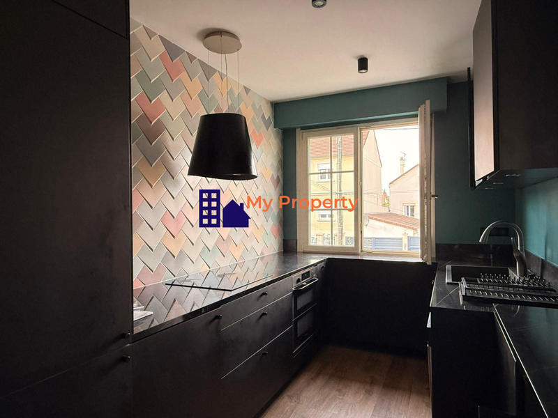 Maison traditionnelle - 94 m² - 4 pièces