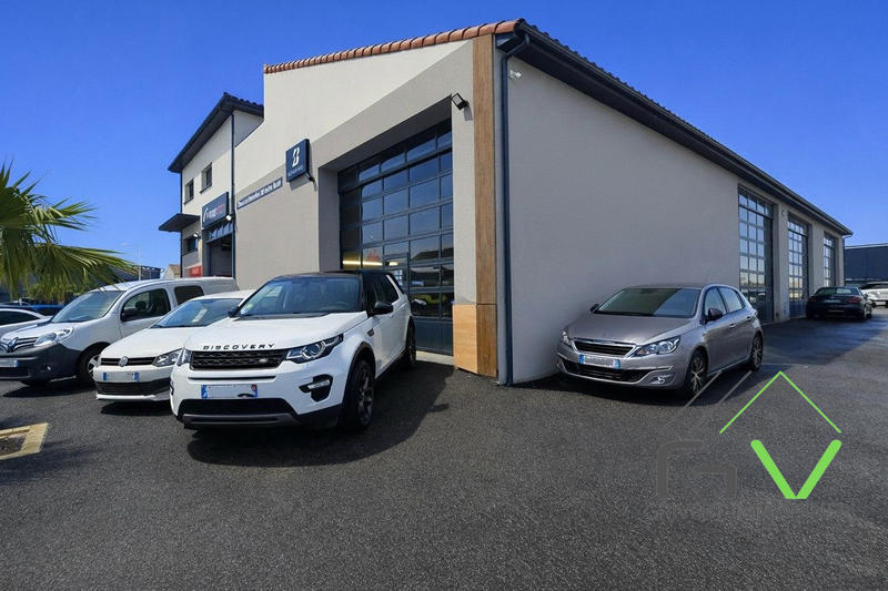 Local d'activités - 1 233 m²