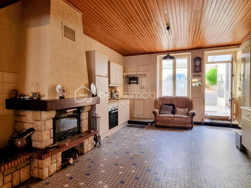 Maison en pierre - 121 m² - 6 pièces