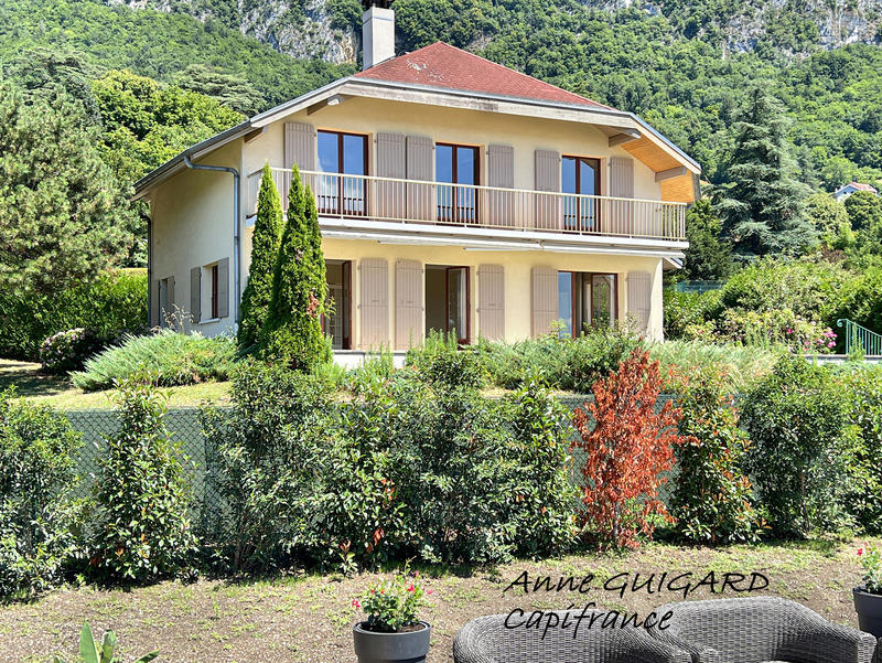 Maison - 151 m² - 6 pièces