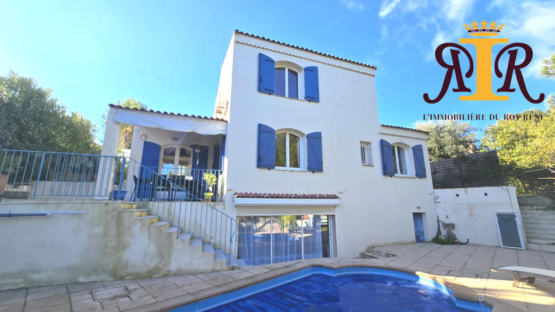 Maison traditionnelle - 140 m² - 6 pièces