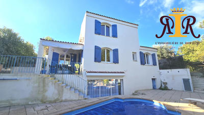 Maison traditionnelle - 140 m² - 6 pièces