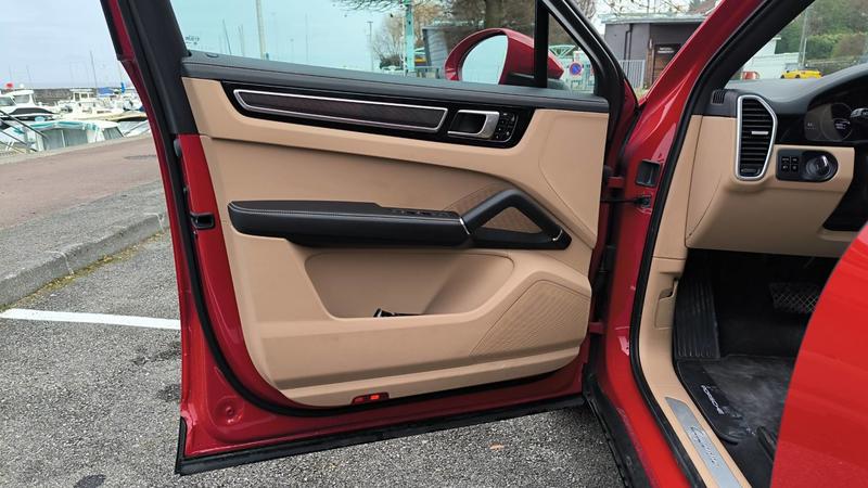 Porsche Cayenne Coupé III 3.0 V6 24v 461 E-Hybrid Awd 340 n/A - Entretien constructeur