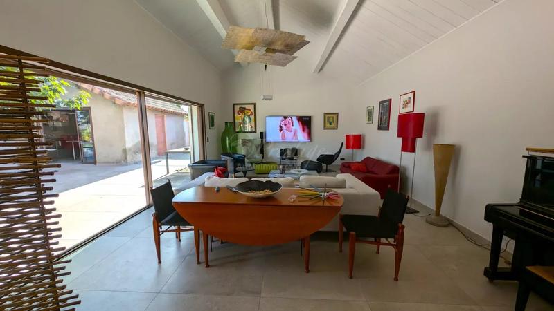 Maison - 260 m² - 7 pièces