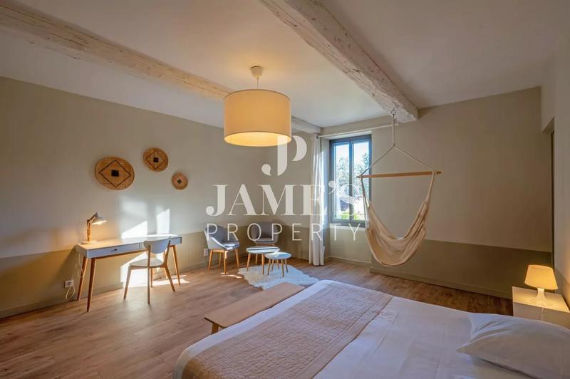 Appartement - 100 m² - 4 pièces