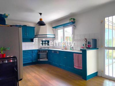 Maison - 93 m² - 5 pièces