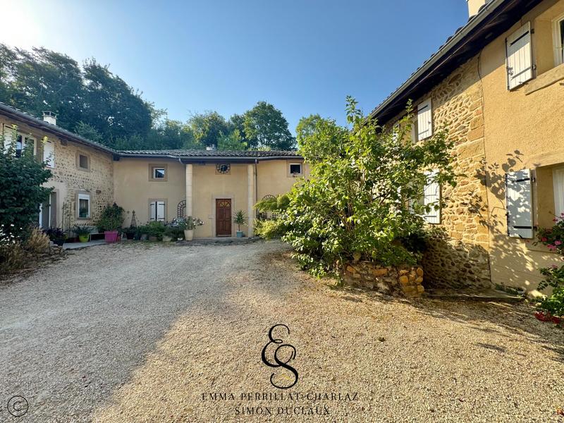 Maison - 400 m² - 16 pièces