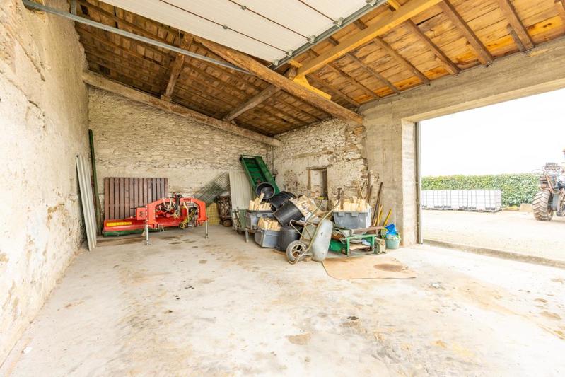 Maison - 330 m² - 9 pièces