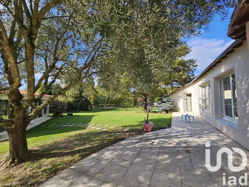 Maison - 312 m² - 9 pièces