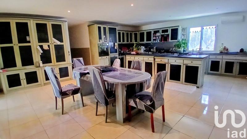 Maison - 217 m² - 11 pièces