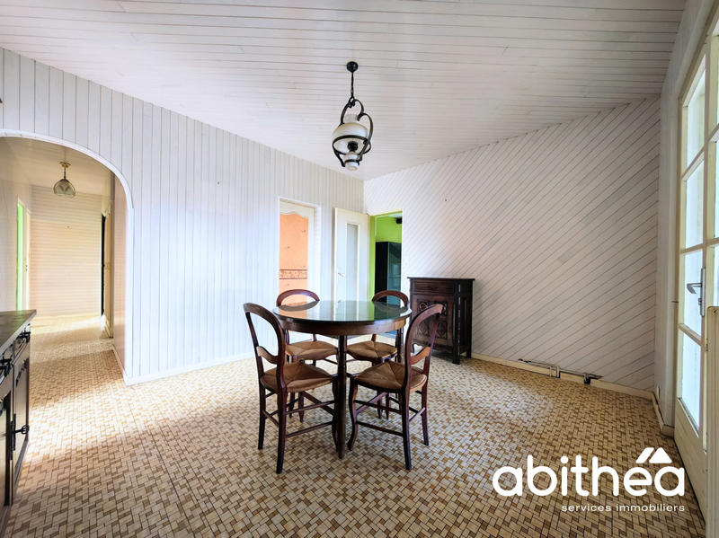 Maison - 140 m² - 5 pièces