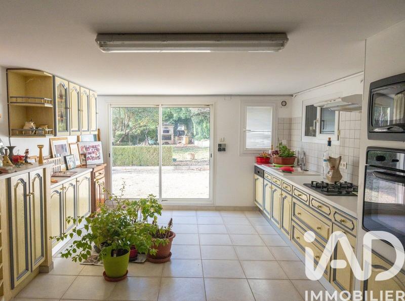 Maison - 235 m² - 8 pièces