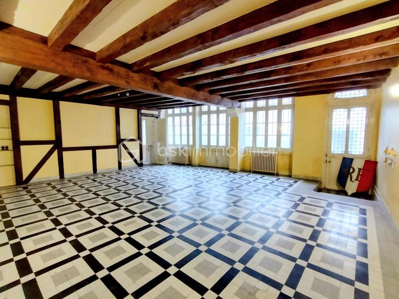 Maison ancienne - 270 m² - 8 pièces