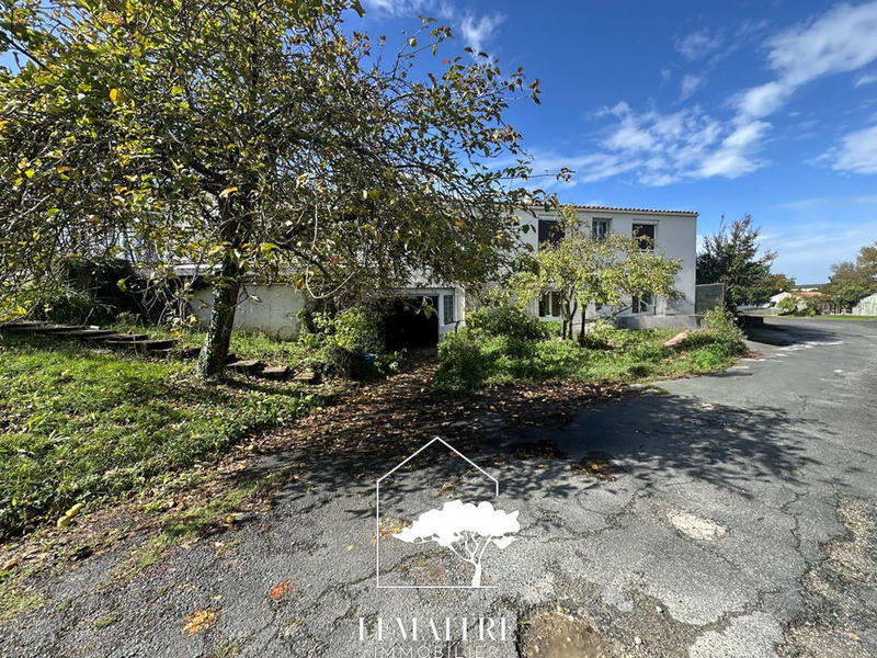 Maison - 288 m² - 10 pièces