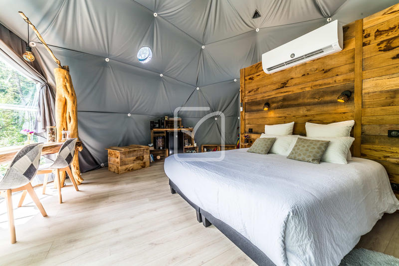 Local commercial - 250 m² - 1 pièce