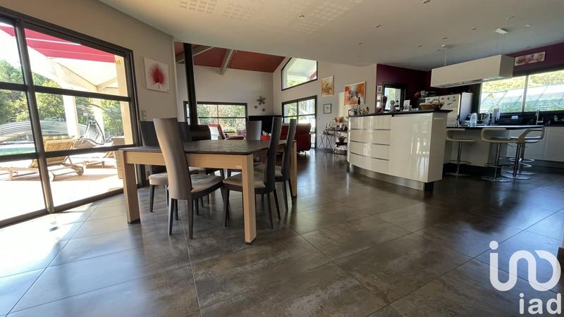 Maison de maîtres - 260 m² - 7 pièces