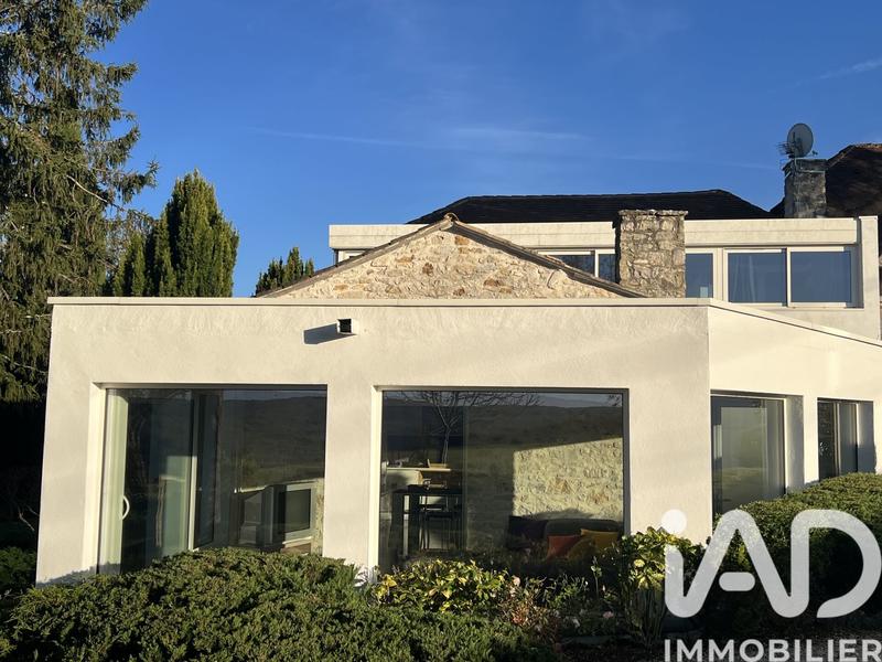 Maison - 228 m² - 8 pièces