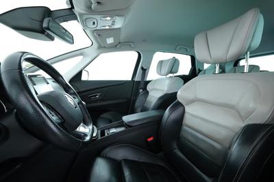 Renault Scénic 1.6 dCi Energy Initiale Paris Edc 160 ch