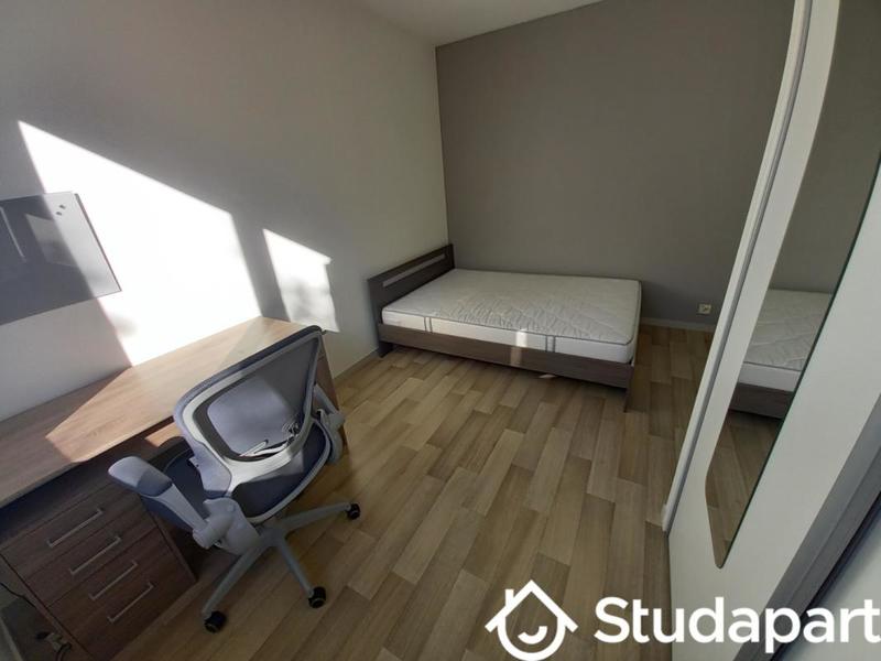 Chambre - 9 m² - 1 pièce