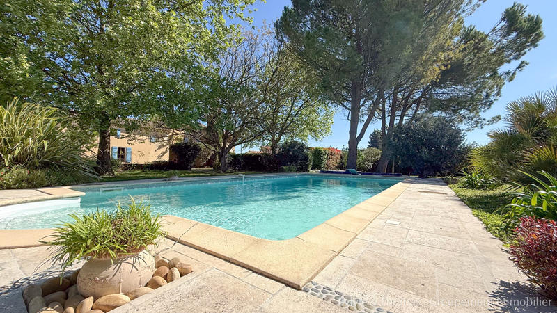 Mas - 264 m² - 8 pièces