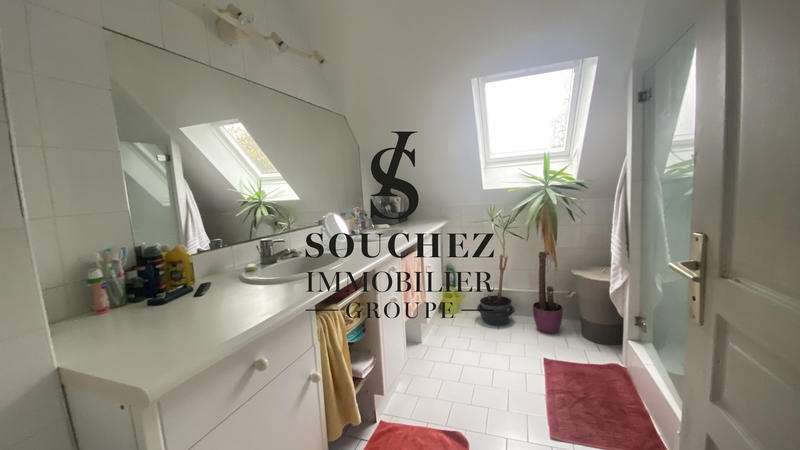 Maison - 209 m² - 9 pièces