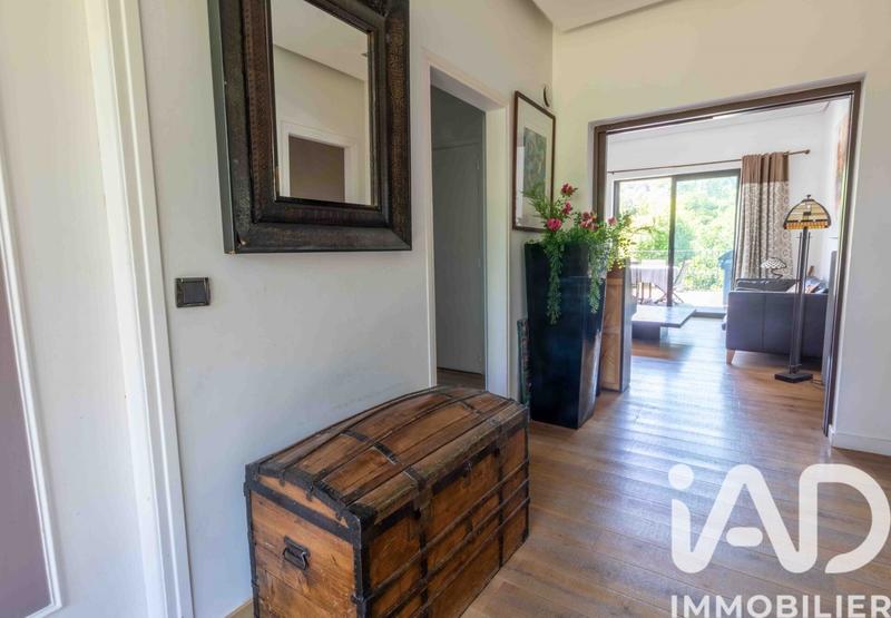 Maison - 266 m² - 10 pièces