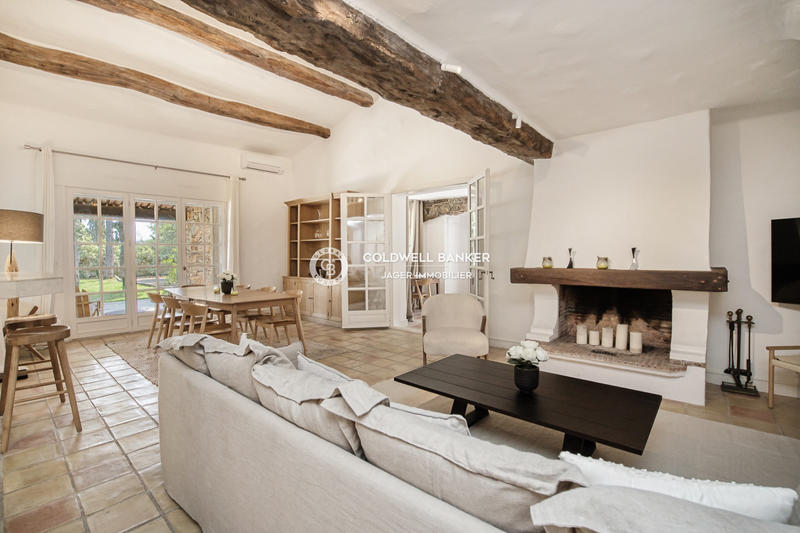 Villa - 200 m² - 6 pièces