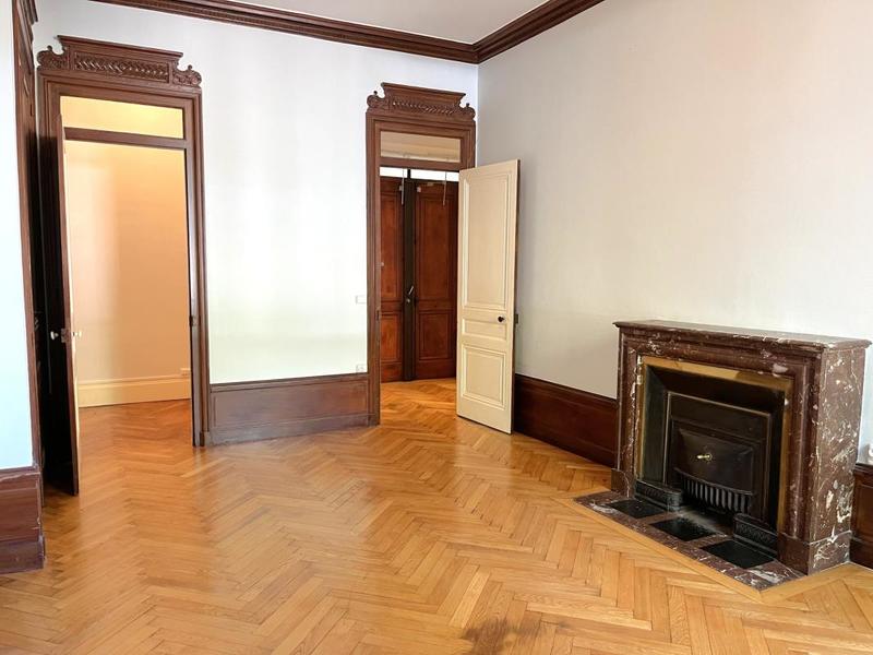 Bureau - 143 m² - 5 pièces