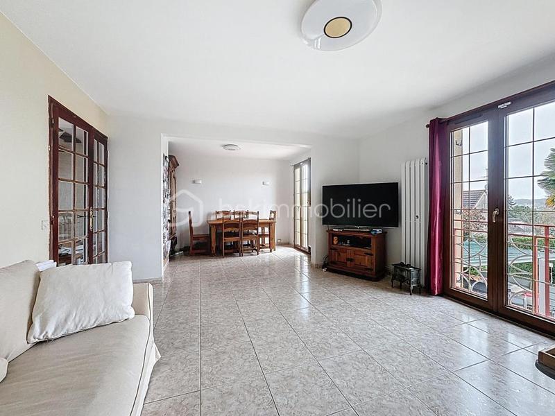 Propriété - 136 m² - 6 pièces