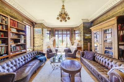 Maison - 700 m² - 23 pièces